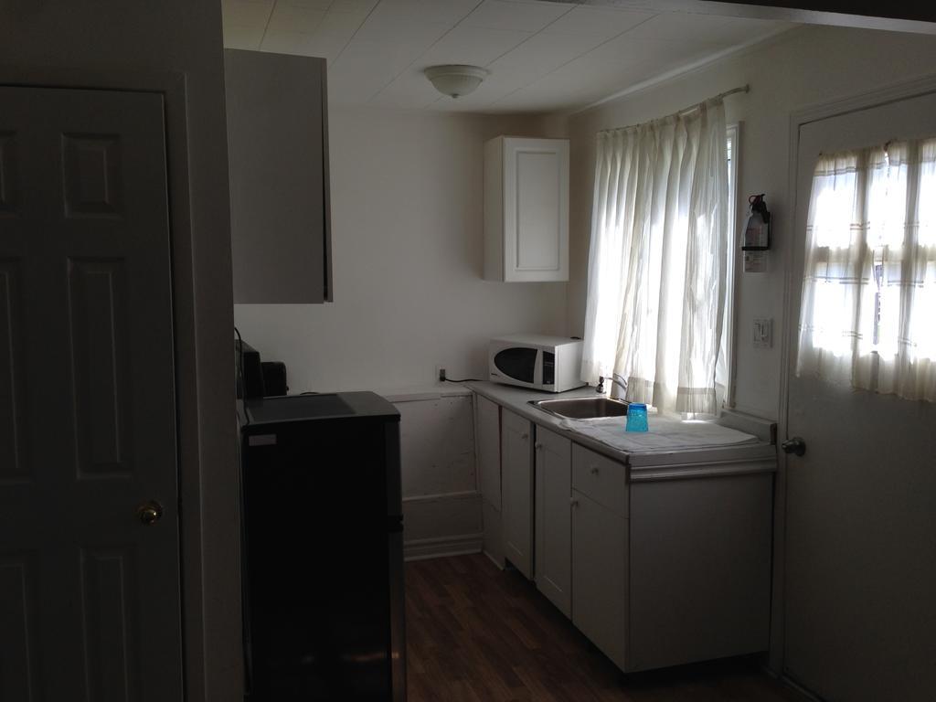 Ivy Motel Торонто Экстерьер фото